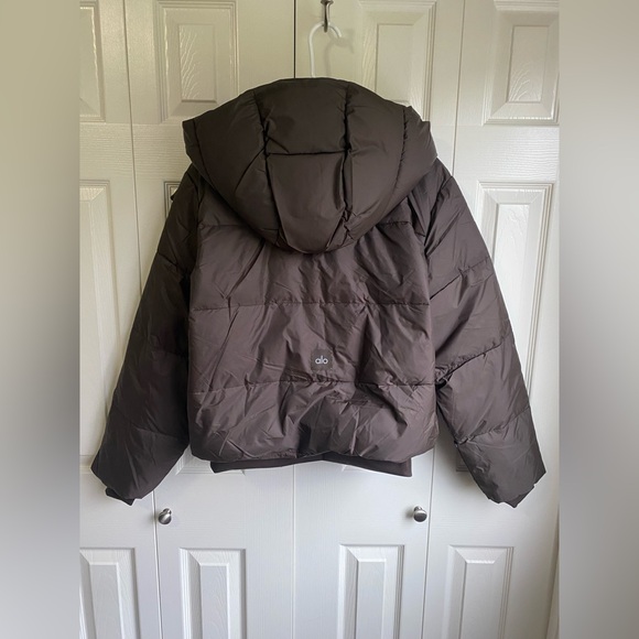 New Alo Yoga Foxy Puffer Jacket Espresso - Picture 8 of 12